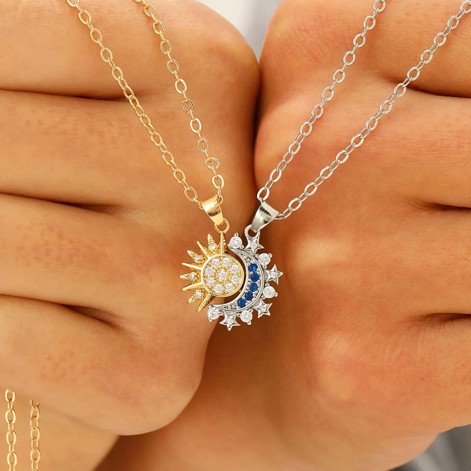 Magnetic Couple Matching Necklaces - Модное блестящее ожерелье со стразами и