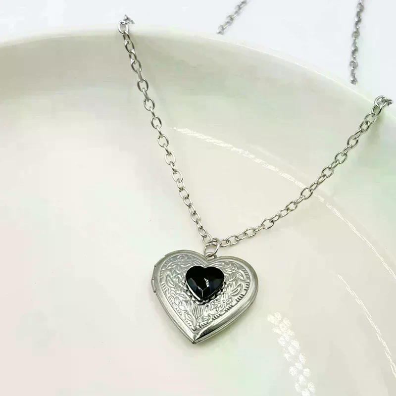 Модное барочное винтажное фото – обзор и цена Heart Locket Necklace Photo
