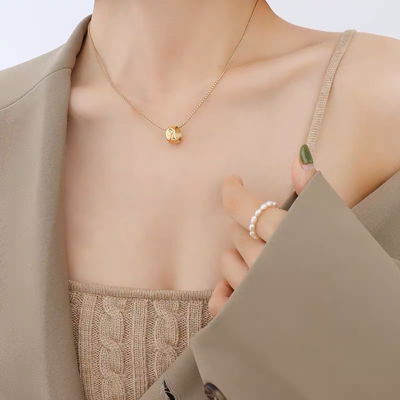 Цепочка с круглой подвеской в  – обзор и цена Cross Pendant Necklace Gold