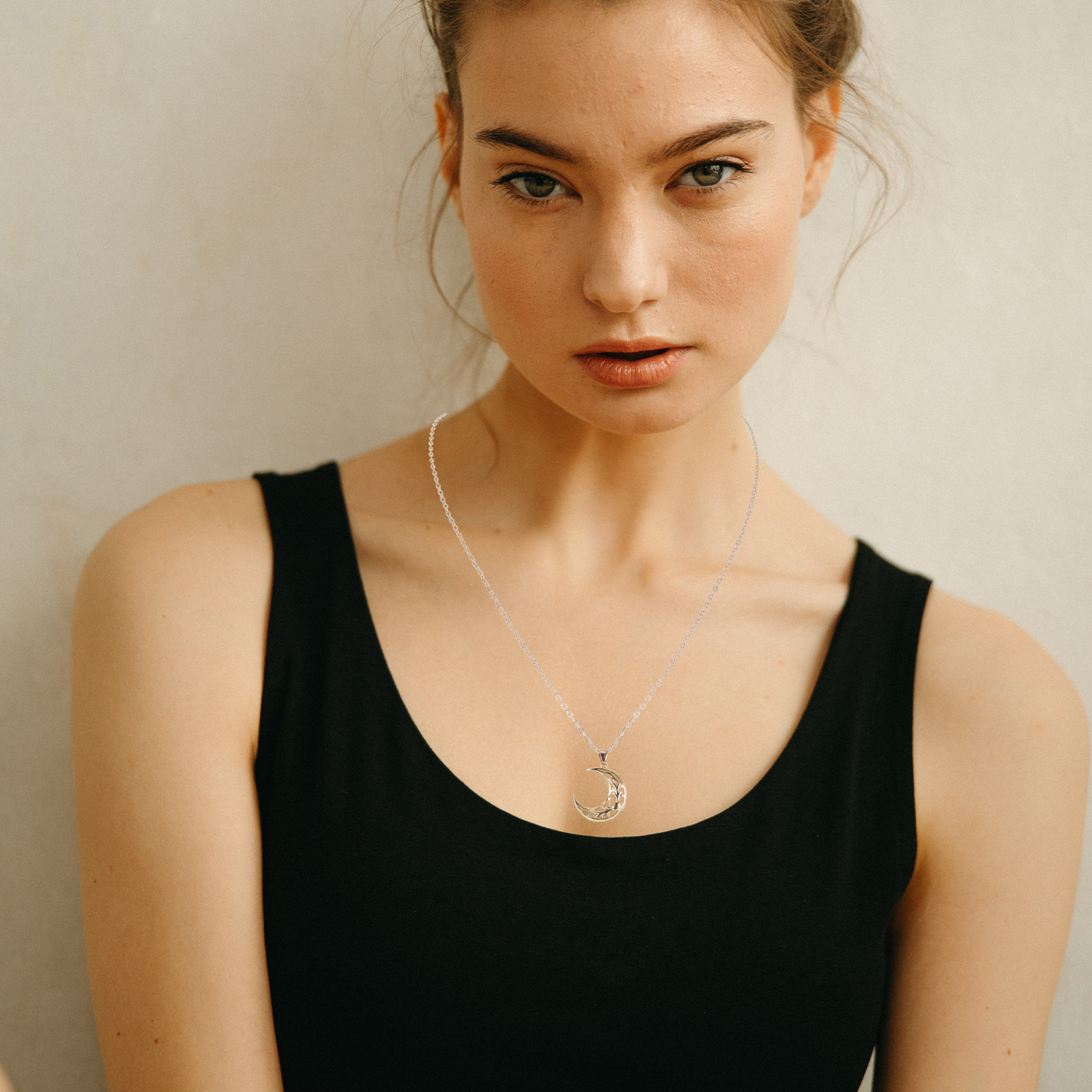 Ювелирные изделия для женщин:  – обзор и цена Magnetic Couple Matching Necklaces