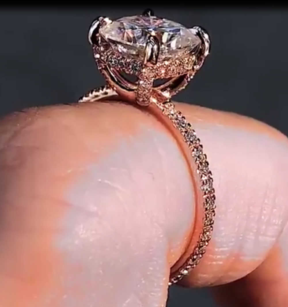 Изготовленное на заказ твердое – обзор и цена Moissanite Engagement Ring 1 Carat