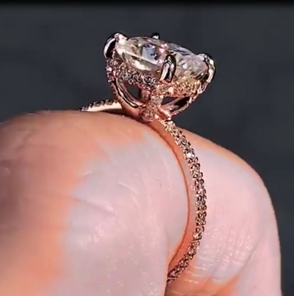 Изготовленное на заказ твердое – обзор и цена Moissanite Engagement Ring 1 Carat