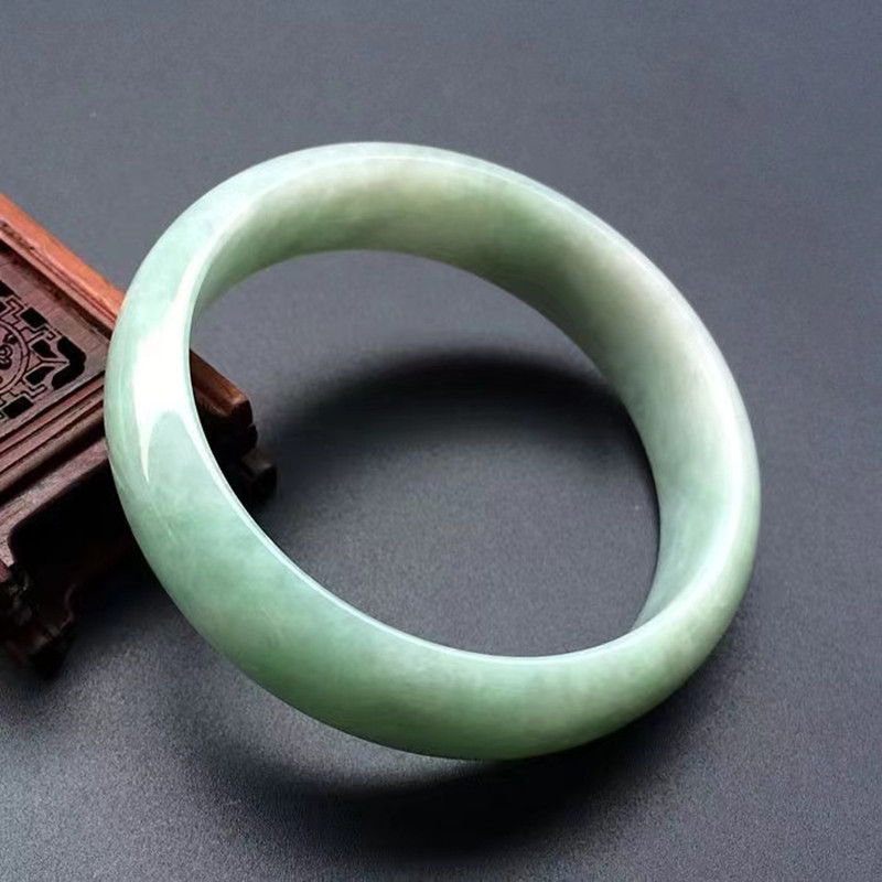 жадеит для женщин, зеленый неф – обзор и цена Bracelets