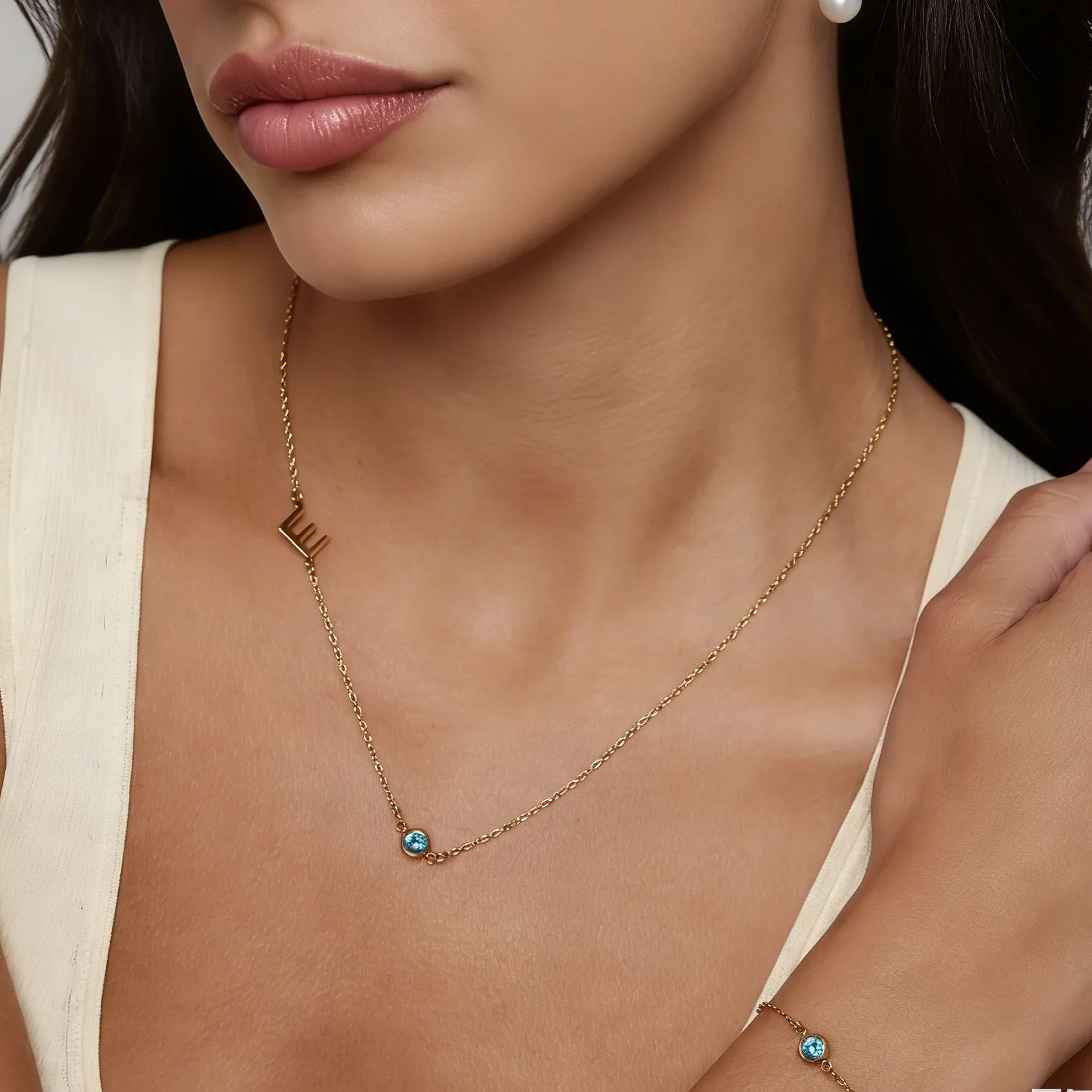 Ожерелье с инициалом и камнем  – обзор и цена Initial Letter Necklace 18K Gold