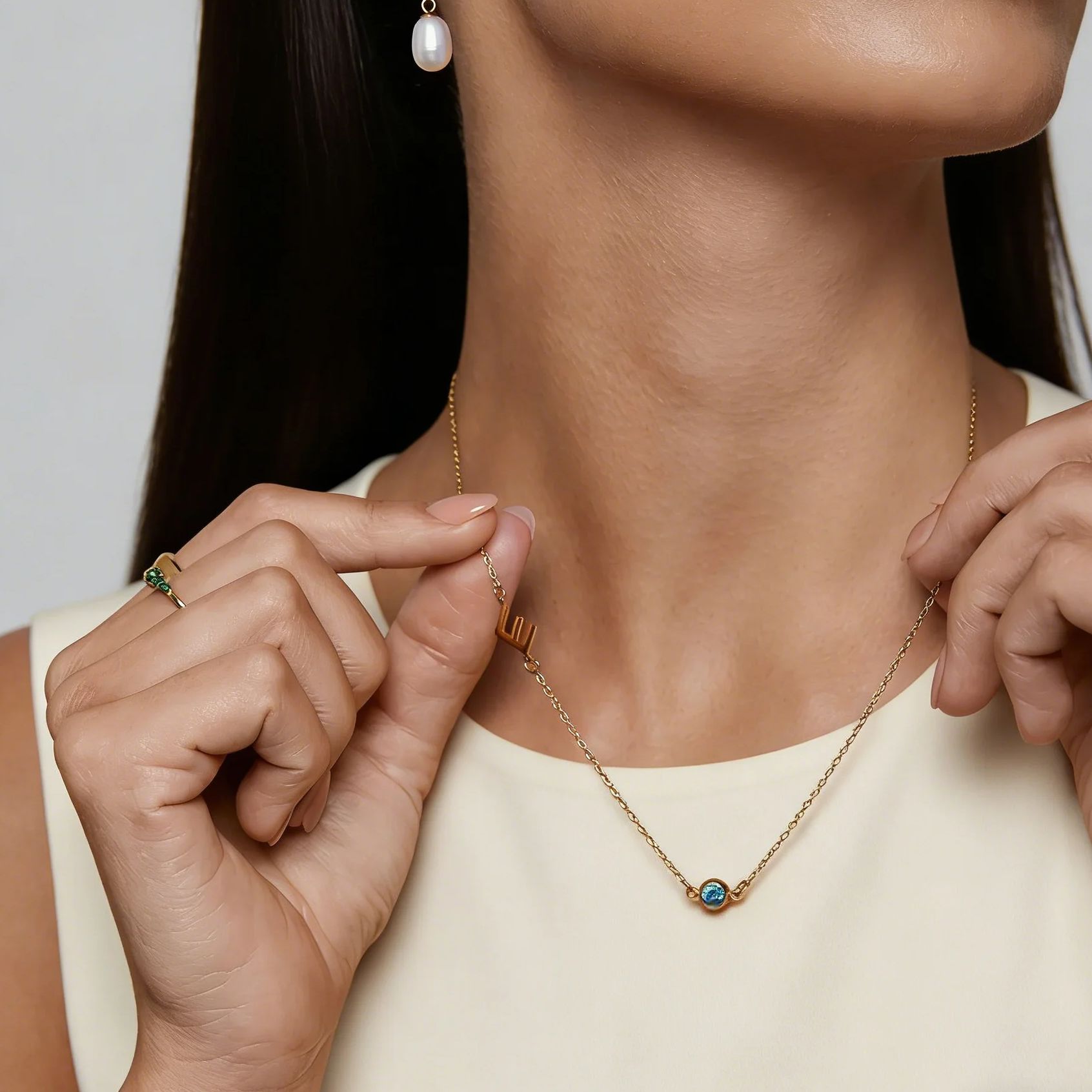Ожерелье с инициалом и камнем  – обзор и цена Initial Letter Necklace 18K Gold