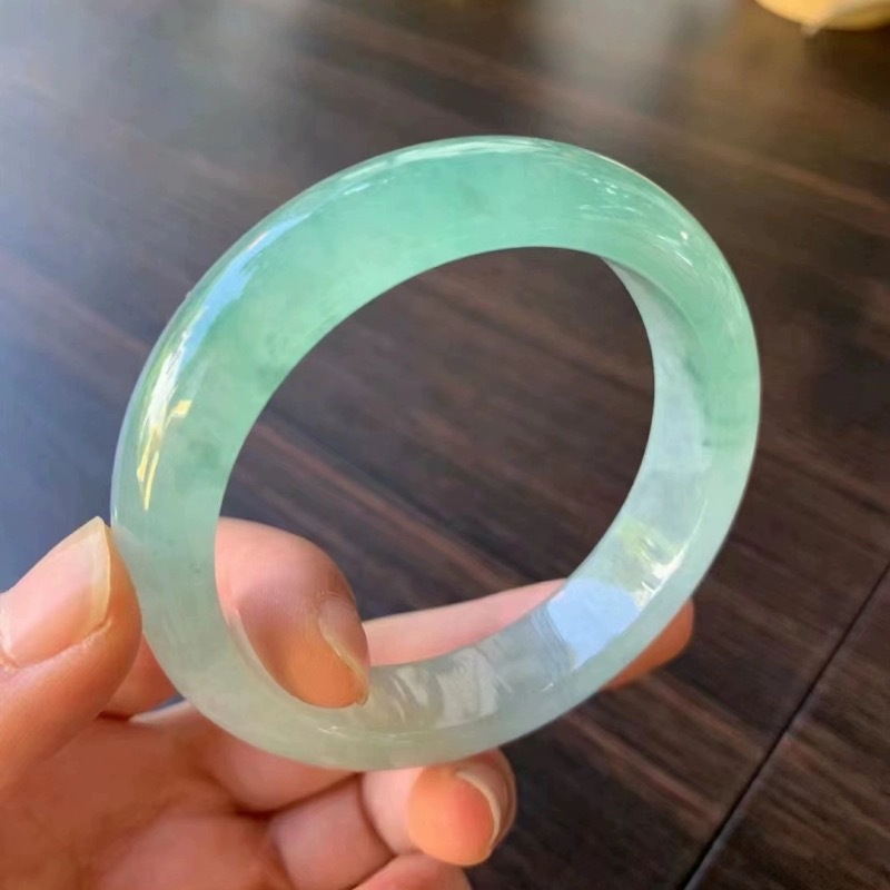 Легкий нефритовый браслет для  – обзор и цена Bracelets